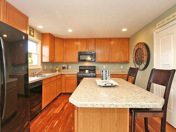 4th image of 116 Glen Crossing Dr