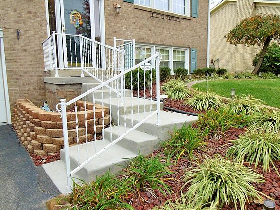 3rd image of 3741 Sundart Dr