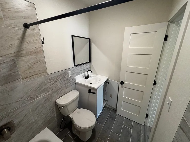 525 S Main St — Photo 17