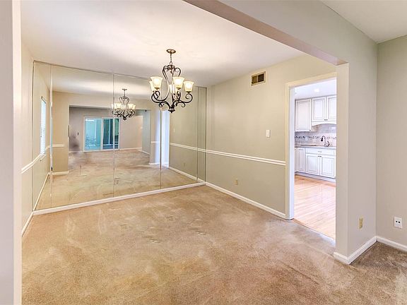5th image of 1042 Cedargate Dr
