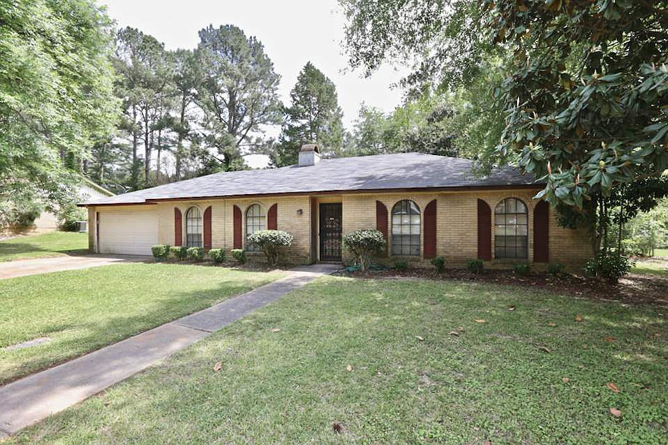 2nd image of 205 Pine Knoll Dr