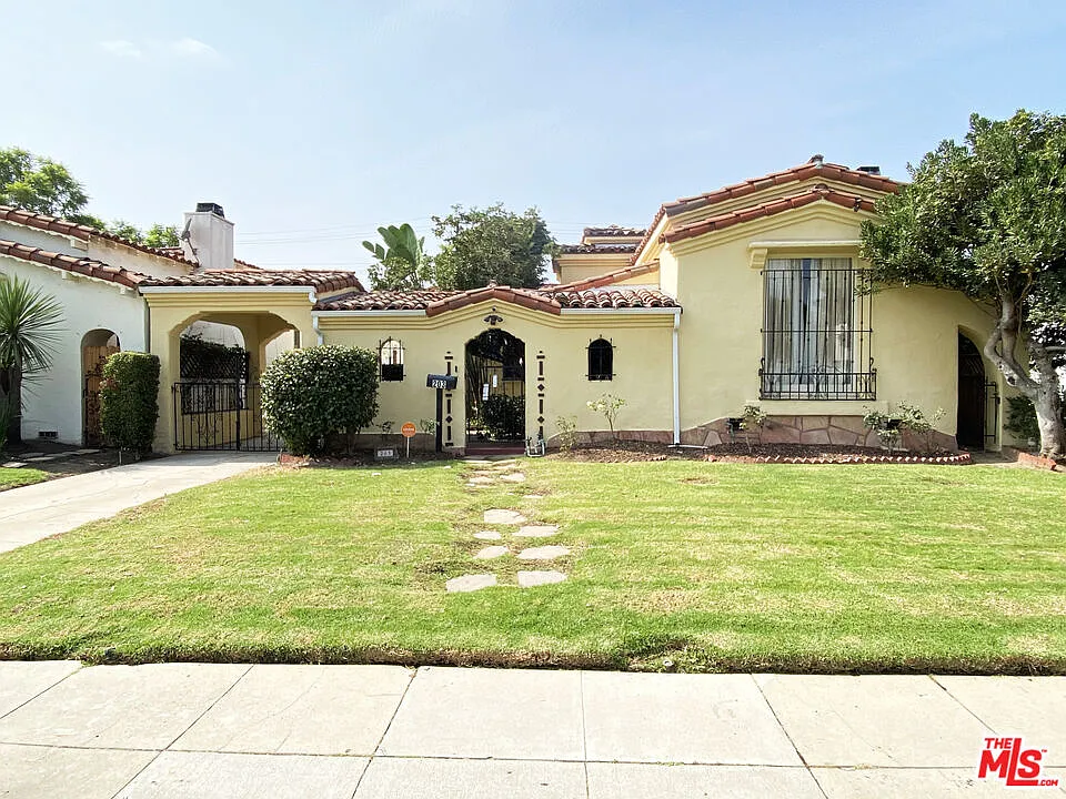 3 bed, 2.0 bath, 1911 sqft, $7,500 — Photo 1