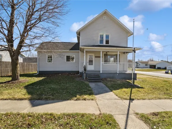 602 E 9th St, Vinton, IA 52349
