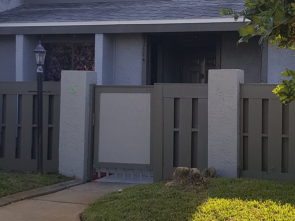 1st image of 110 Limewood Pl #E