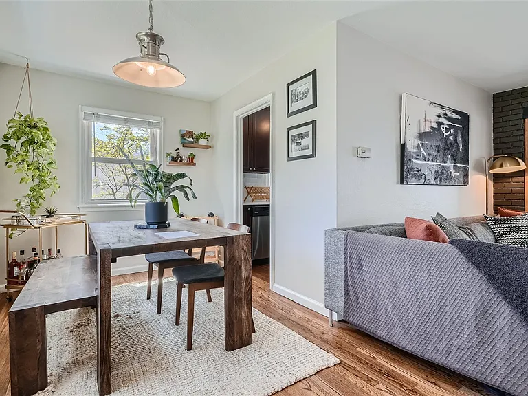 dining area from entry way