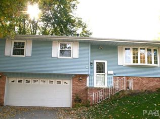 2321 W Riviera Dr, Peoria, IL 61614
