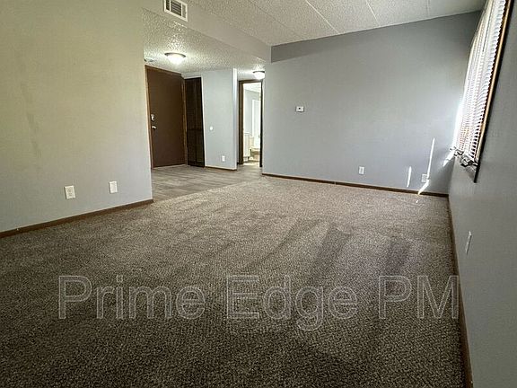 4th image of 2343 B St #4
