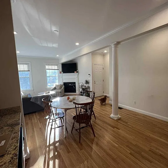 441 Bunker Hill St #1 — Photo 2