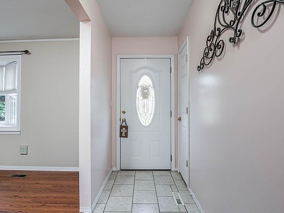 4th image of 204 Frisco Ave