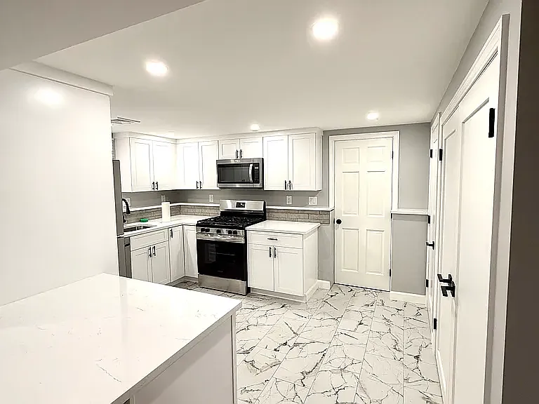 2 bed, $3,200 — Photo 3