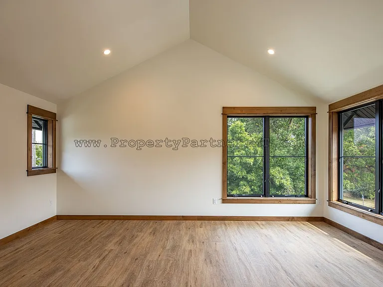 824 S 8th Ave — Photo 2