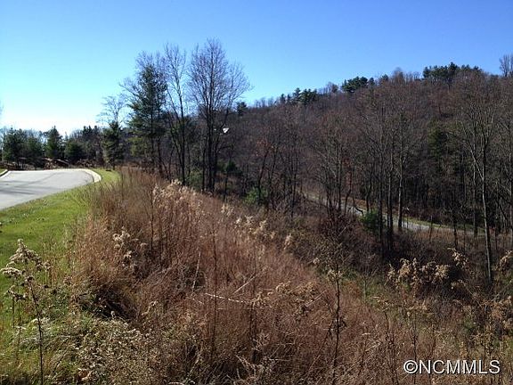 2nd image of 8 Green Gorge Trl