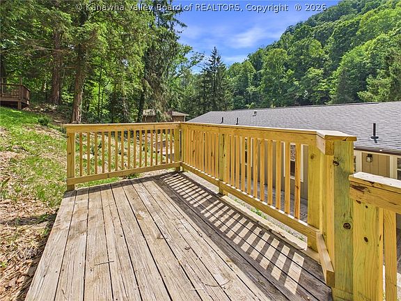 3rd image of 726 Chappell Rd