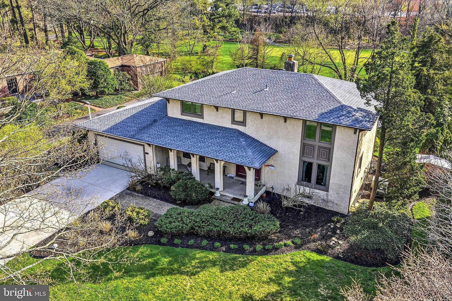 1803 Country Club Dr