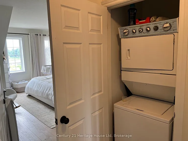 654 Woodlawn Rd E #B — Photo 25