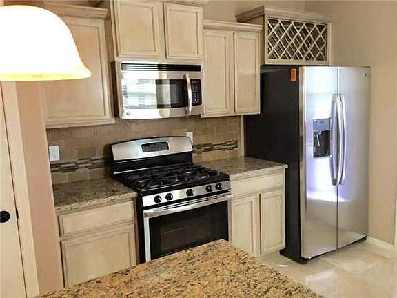 4th image of 390 Aidan Gordon Cir