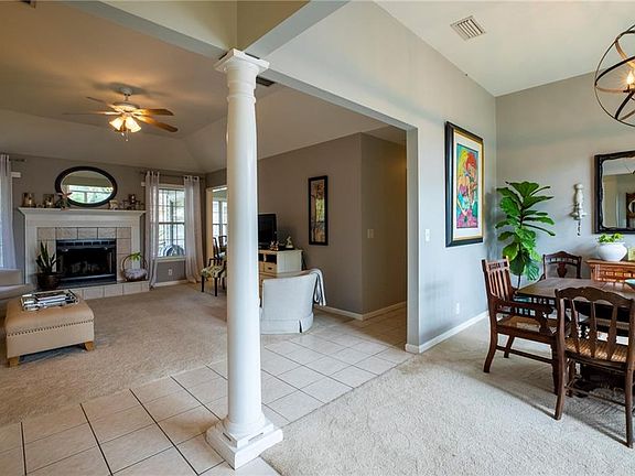 5th image of 137 Hidden Lakes Dr