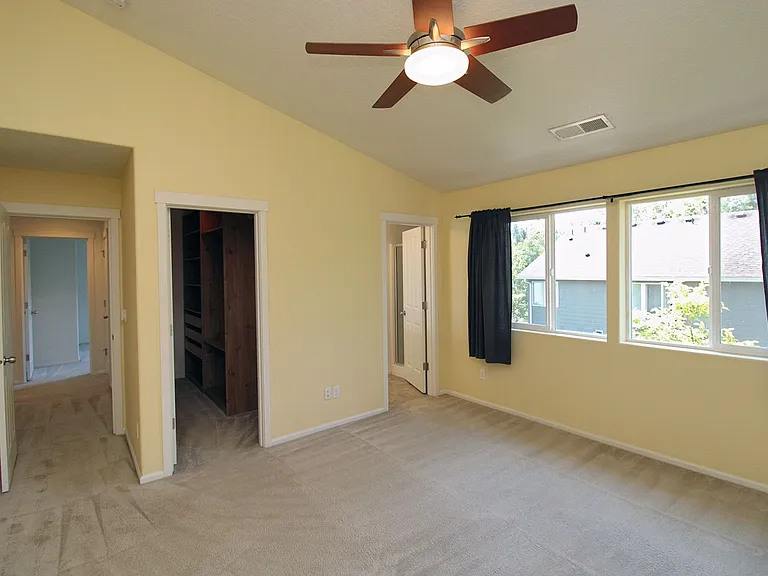 9946 NW Taylor St — Photo 16