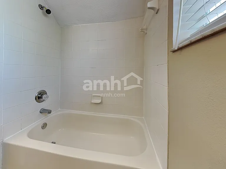 10332 Summerview Cir — Photo 16