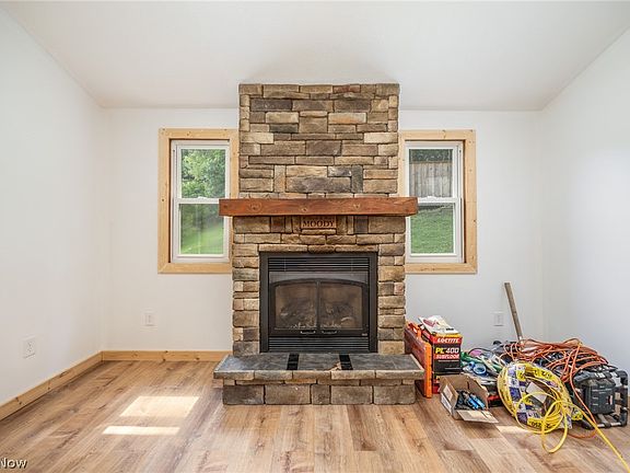 4th image of 58 Moody Ln