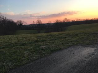 6014 Key Place Dr, Maysville, KY 41056