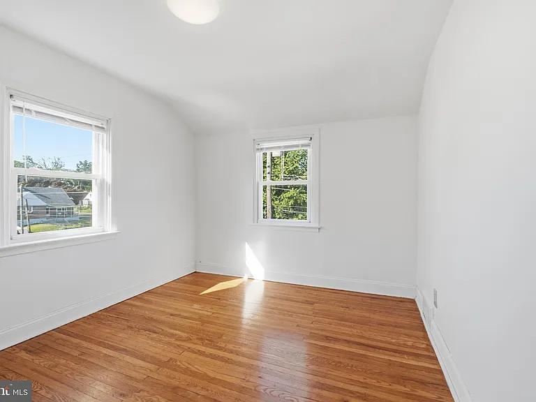 1108 Cobbs St — Photo 15