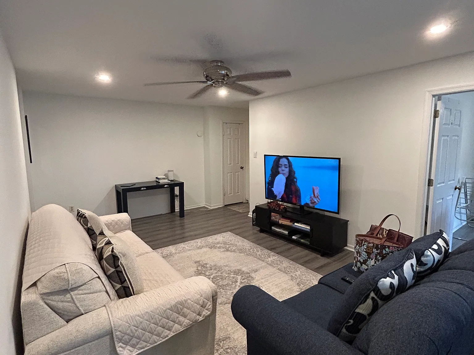 2 bed, 1.5 bath, 1100 sqft, $2,600 — Photo 4