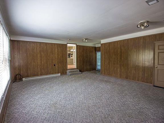 3rd image of 417 Crestfield Dr