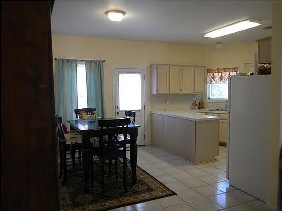4th image of 1227 Gazania Dr