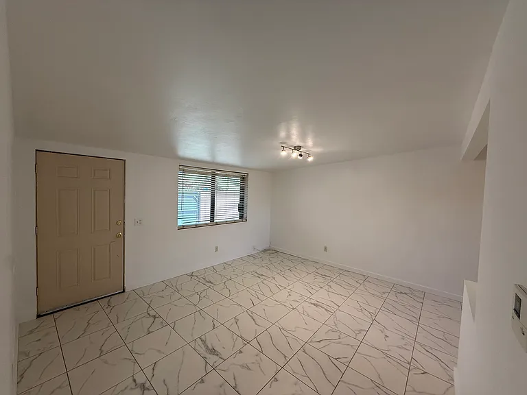 1603 N Park Ave — Photo 5
