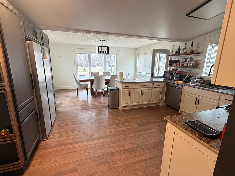 18918 Maplewood St — Photo 4