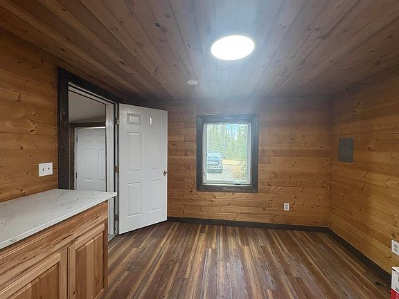 4th image of 159 Nash St
