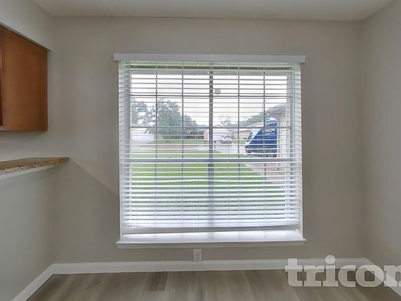 4th image of 14831 Waterside Dr