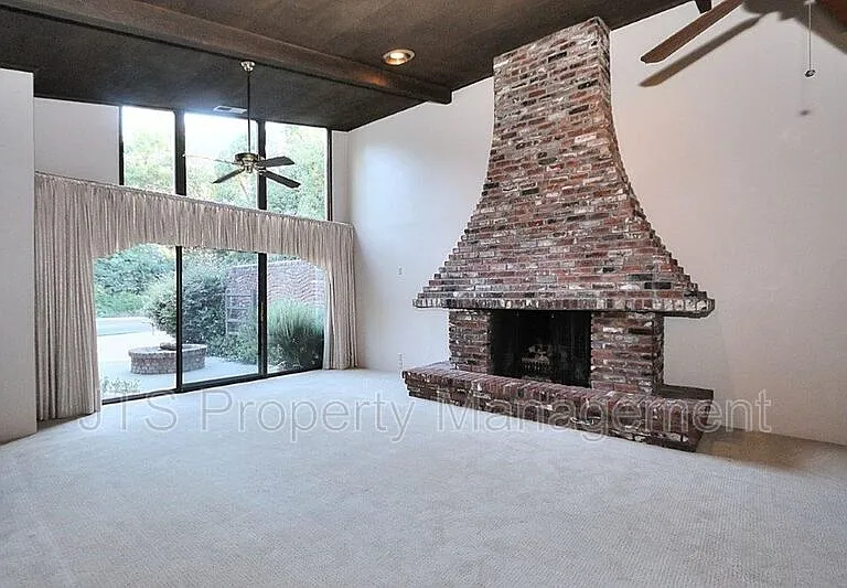 1060 Sand Bar Cir — Photo 17