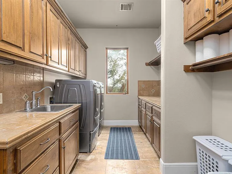 9104 Atwater Cv — Photo 30