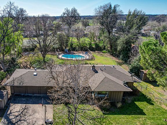2nd image of 21933 Belmont Dr