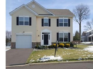 310 Deer Dr, Langhorne, PA 19047