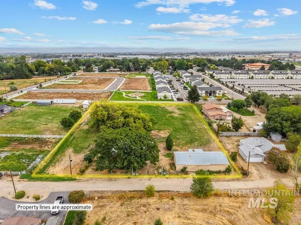 403 Hill Ln, Caldwell, ID 83605