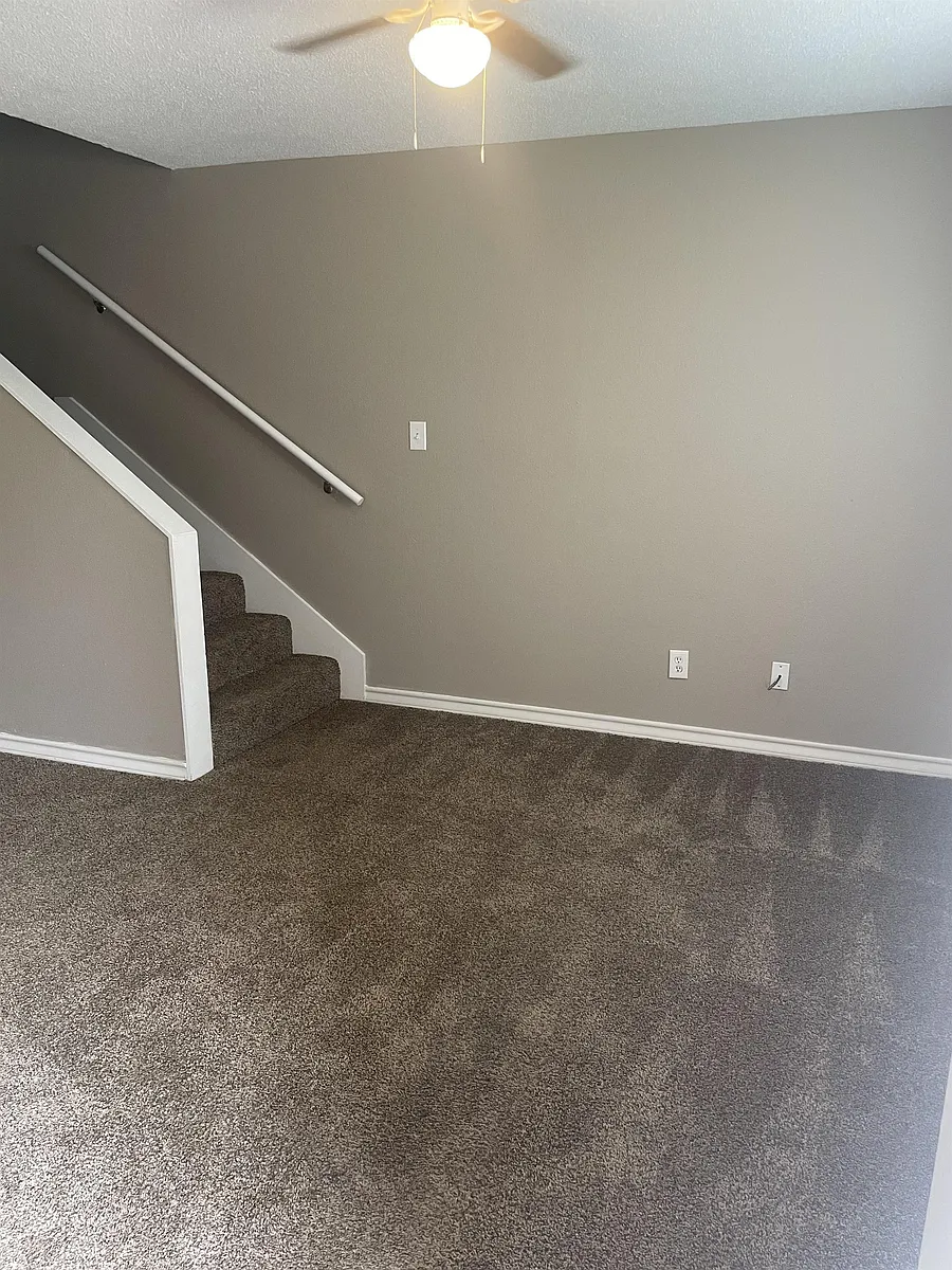 Building Photo - 404 Cheyenne Pl #404