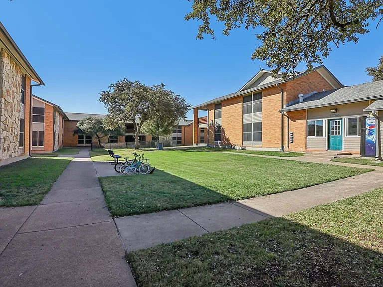29-web-or-mls-James Ave-025