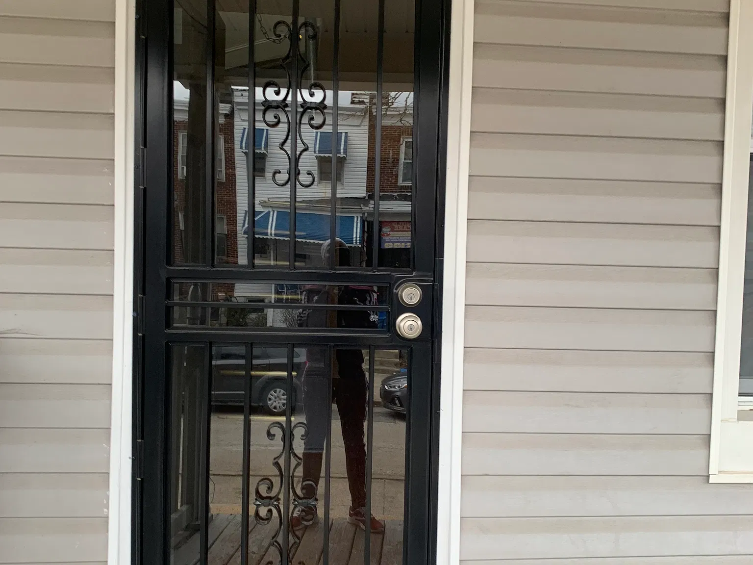 3 bed, 1.5 bath, 850 sqft, $600 — Photo 1