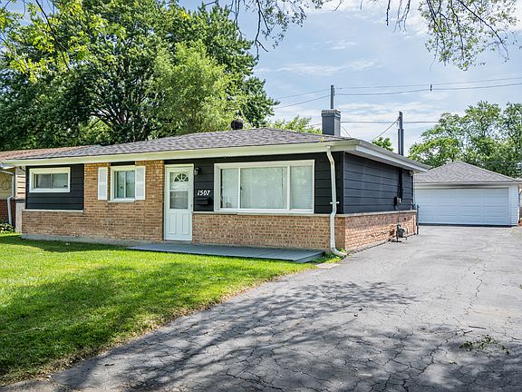 2nd image of 1507 Lincoln Pl