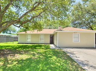 2414 Daffodil St, Highlands, TX 77562