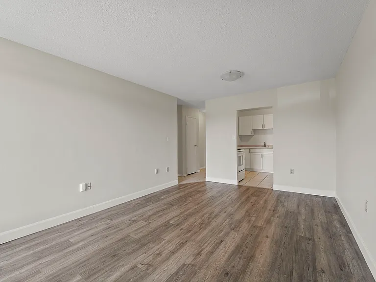 50 Merritt Ave — Photo 5