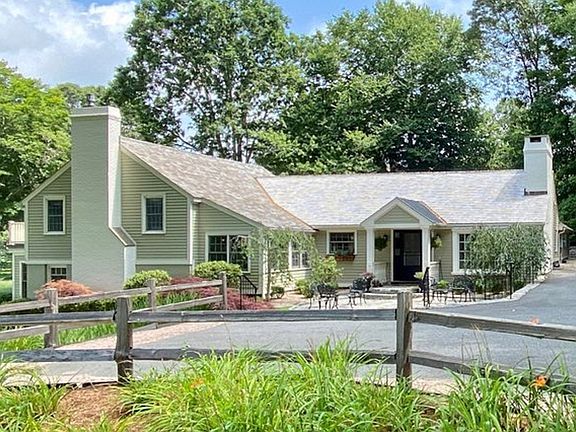 38 Foxboro Road