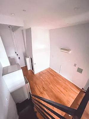 Rented by Greenrock Management | media 23