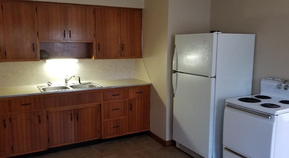 2nd image of 2035 E 5th St