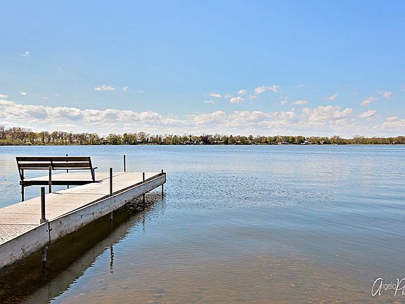 3rd image of 223 Mainsail Dr
