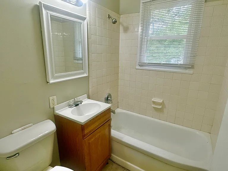 2408 Giddens Dr — Photo 5