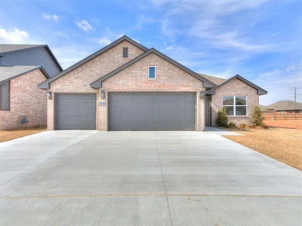 7705 Three Woods Ln, Yukon, OK 73099